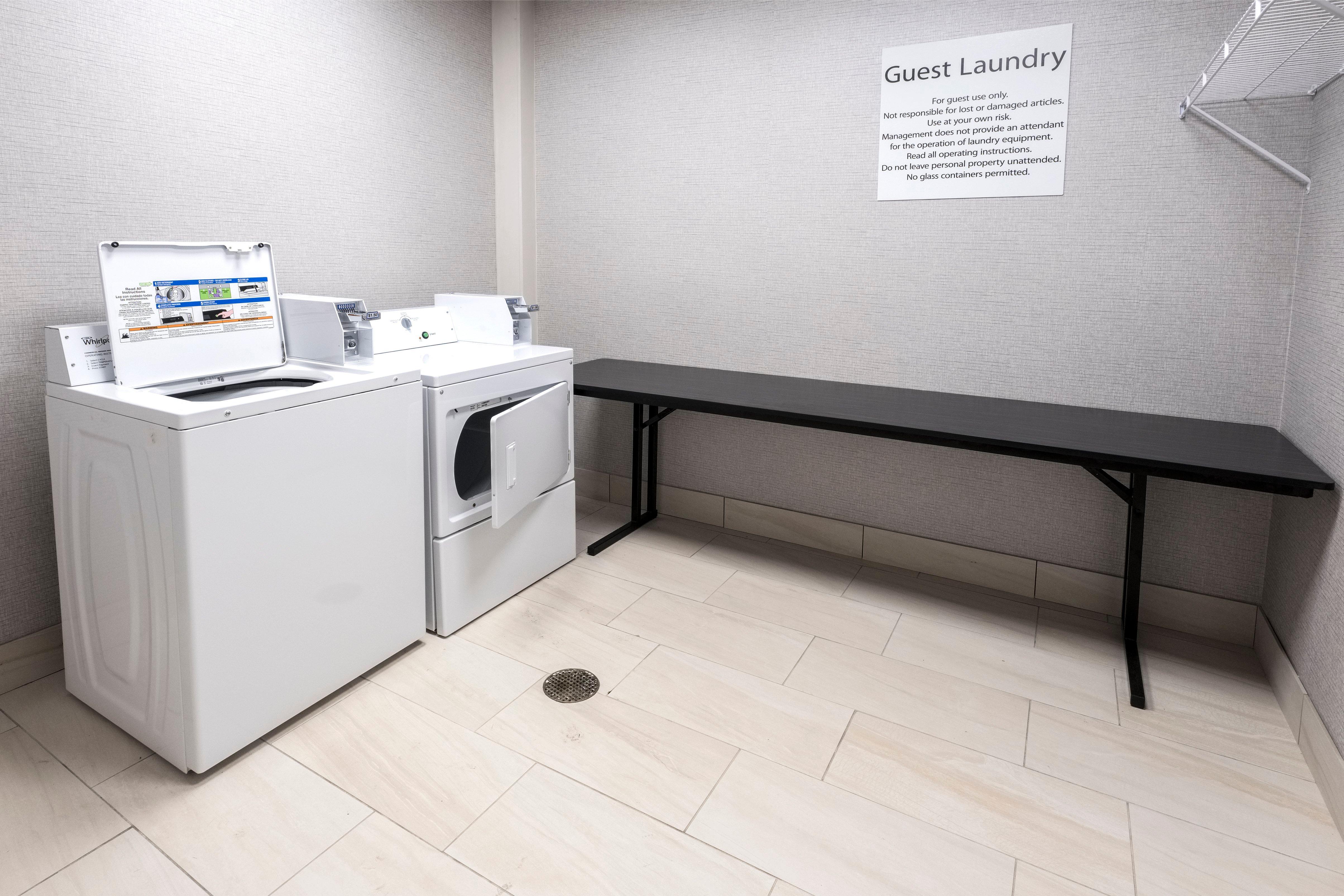 Holiday Inn Express & Suites - Commerce By Ihg Luaran gambar