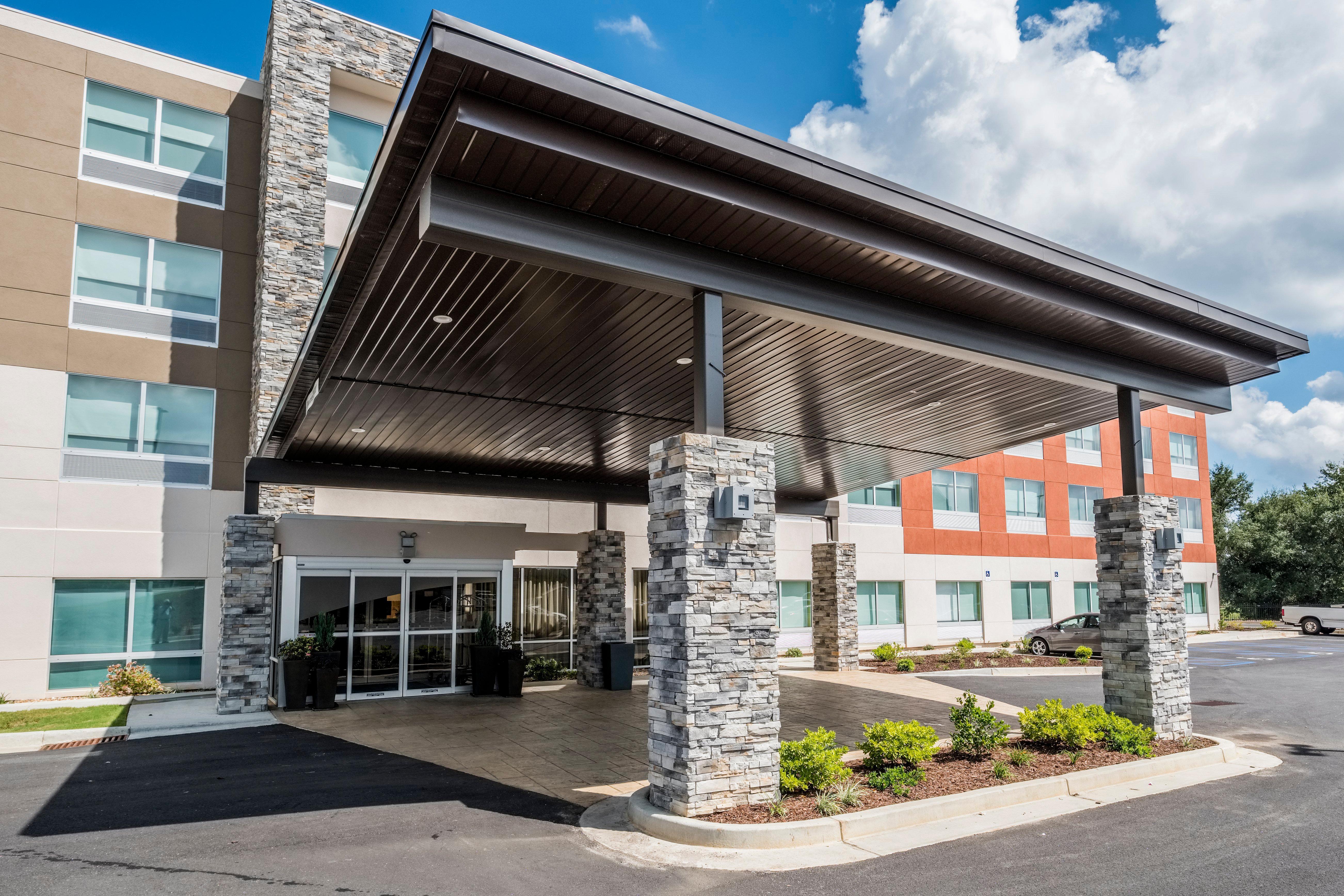 Holiday Inn Express & Suites - Commerce By Ihg Luaran gambar