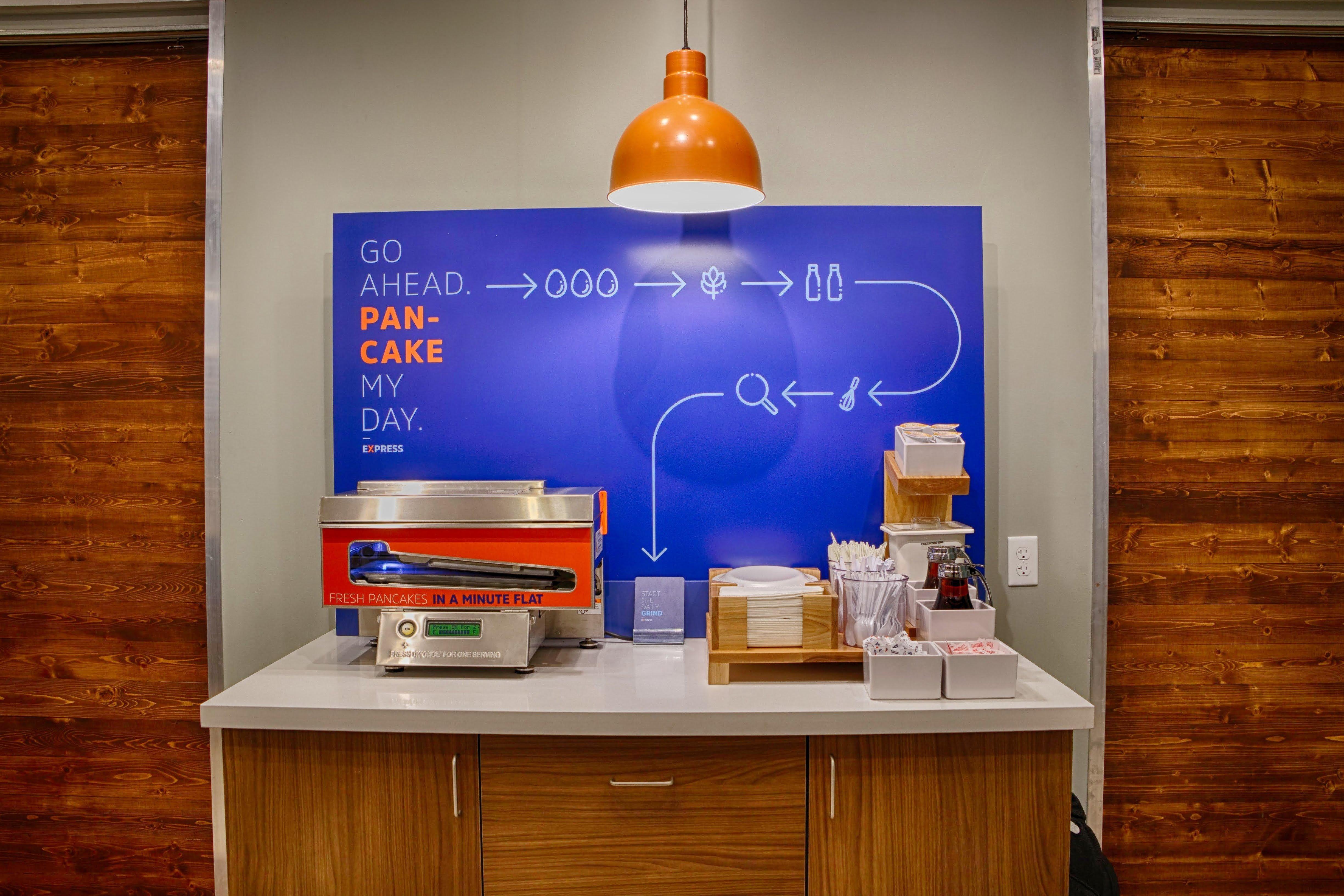 Holiday Inn Express & Suites - Commerce By Ihg Luaran gambar